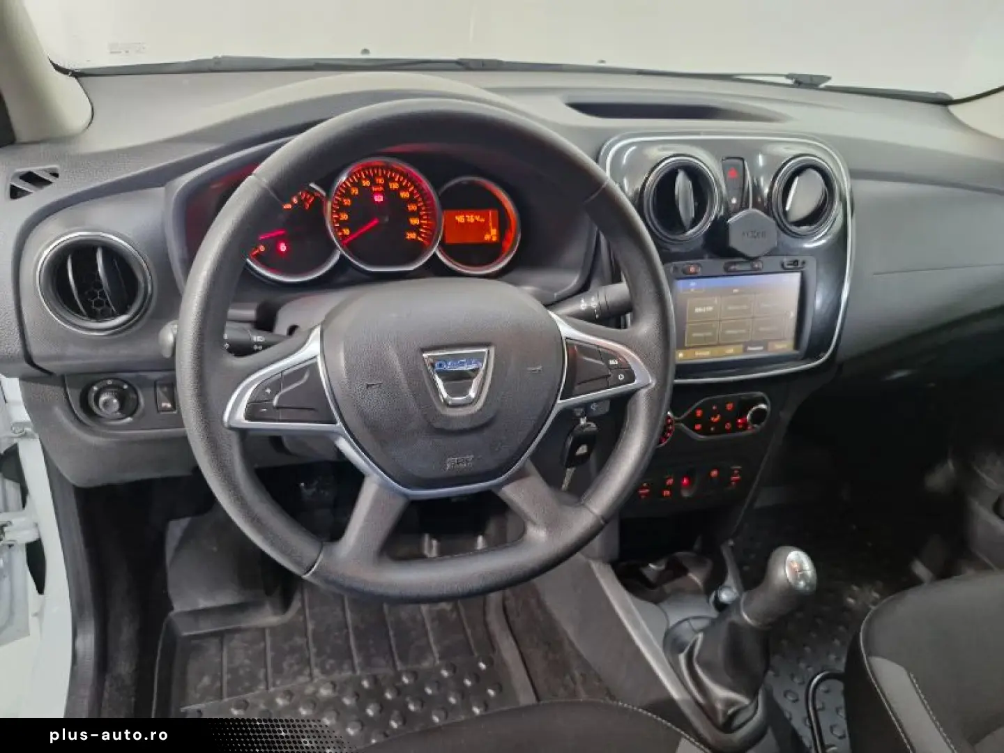 DACIA LOGAN 0.9 TCe 90CP Black & White