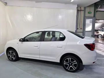 DACIA LOGAN 0.9 TCe 90CP Black & White