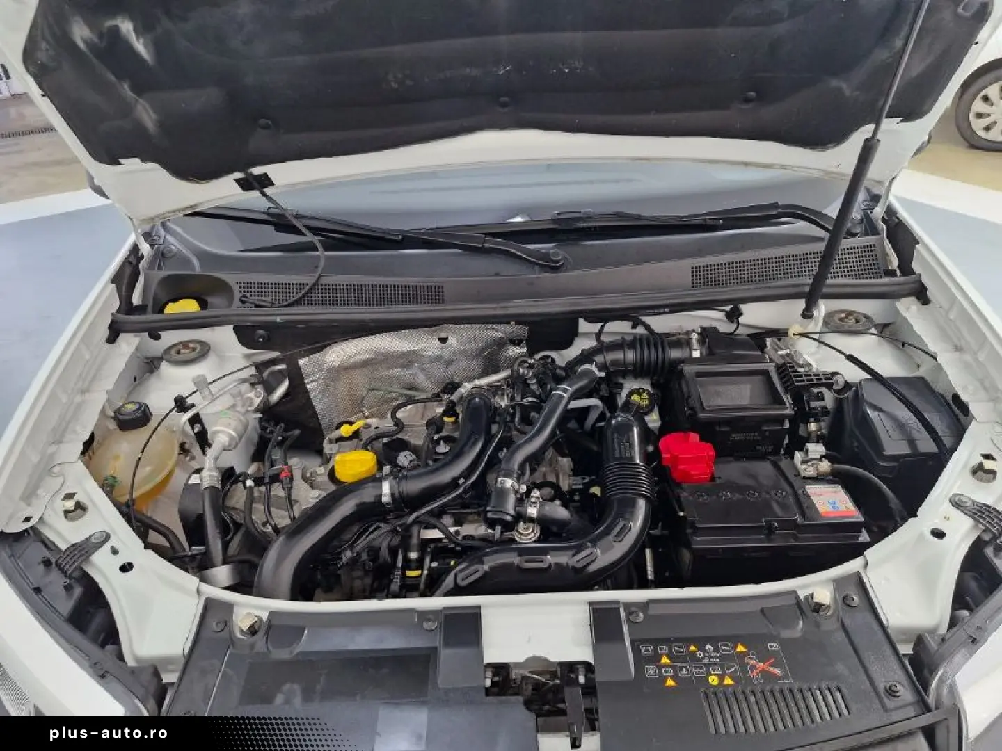 DACIA LOGAN 0.9 TCe 90CP Black & White