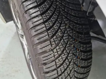 DACIA LOGAN 0.9 TCe 90CP Black & White