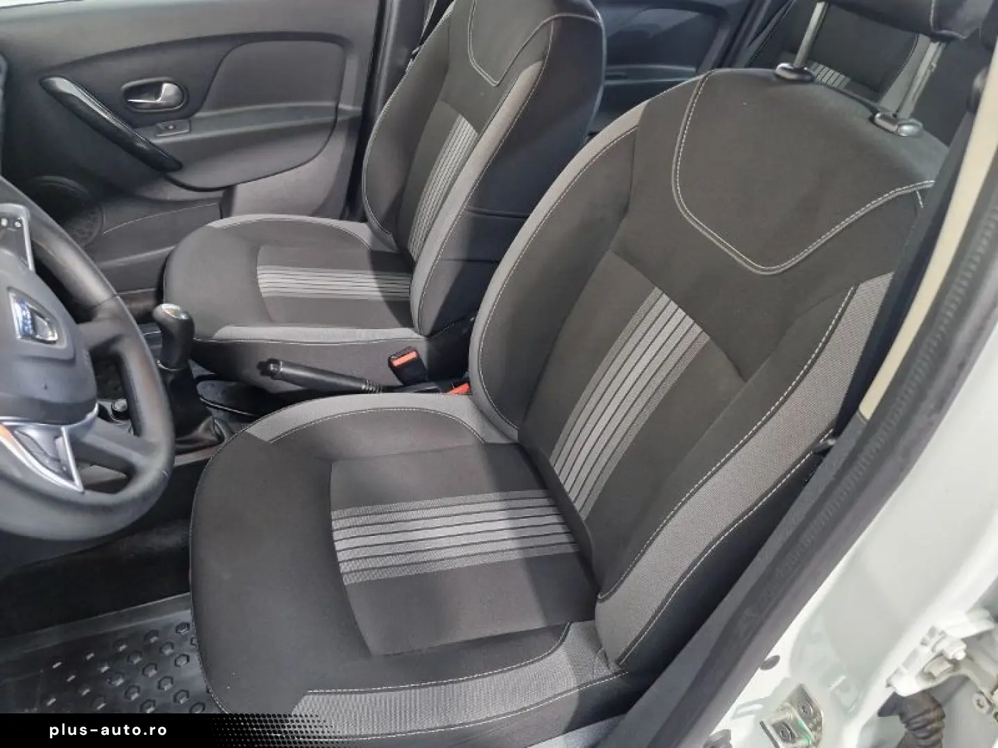 DACIA LOGAN 0.9 TCe 90CP Black & White