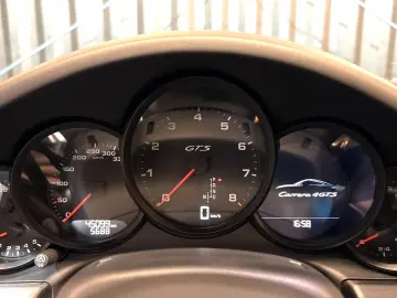 PORSCHE 911 Carrera 4 GTS