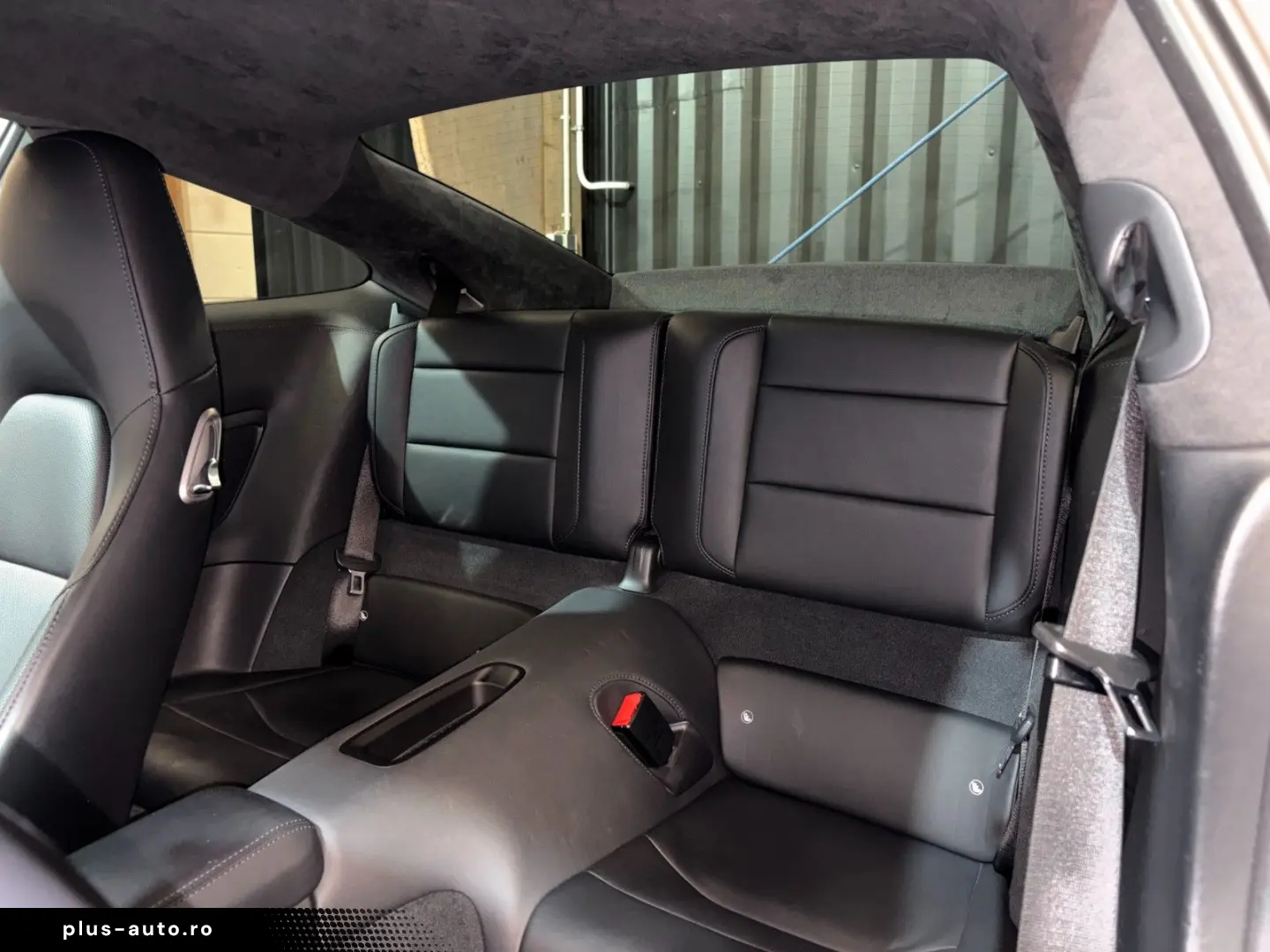 PORSCHE 911 Carrera 4 GTS