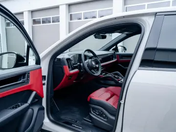 Porsche Cayenne Coupe Black Edition