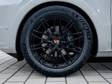 Porsche Cayenne Coupe Black Edition