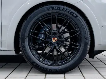 Porsche Cayenne Coupe Black Edition