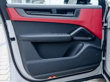 Porsche Cayenne Coupe Black Edition