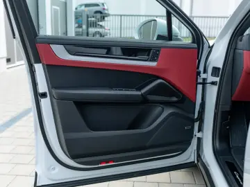 Porsche Cayenne Coupe