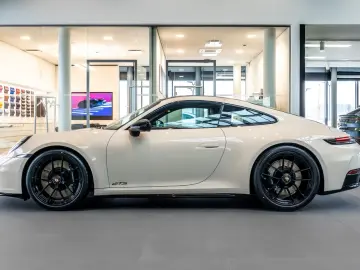 Porsche 992 911 Carrera GTS Burmester