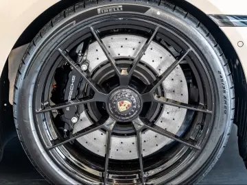 Porsche 992 911 Carrera GTS Burmester