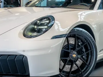 Porsche 992 911 Carrera GTS Burmester