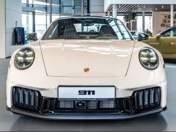 Porsche 992 911 Carrera GTS Burmester