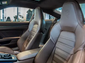 Porsche 992 911 Carrera GTS Burmester