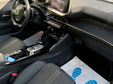 PEUGEOT 208 HYBRID 110 e-DSC6 GT SPORTPAKET NAVI LED KAM