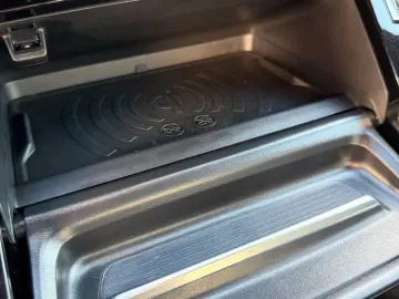 PEUGEOT 208 HYBRID 110 e-DSC6 GT SPORTPAKET NAVI LED KAM