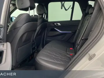 BMW X5 xDrive30d A M-Sport AHK DAProf Autom LM