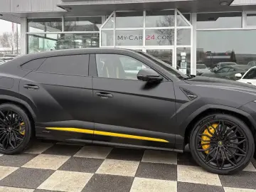 Lamborghini Urus SE B&O 23  MATT