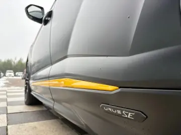 Lamborghini Urus SE B&O 23  MATT