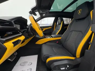 Lamborghini Urus SE B&O 23  MATT