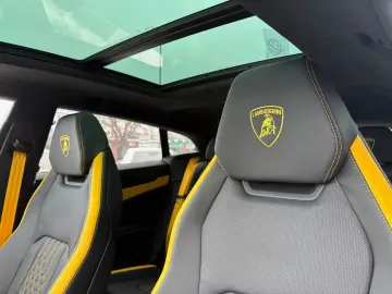 Lamborghini Urus SE B&O 23  MATT