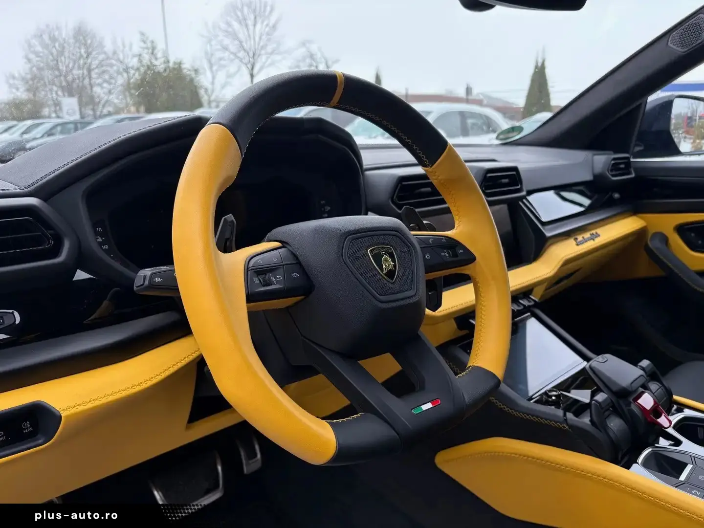 Lamborghini Urus SE B&O 23  MATT