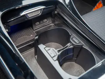 MERCEDES-BENZ C 180   AVANTGARDE 360 KAMERA SPUR PDC SHZ