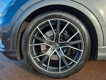 AUDI SQ8 TFSI V8 MATRIX PANO HuD B&O AHK 22