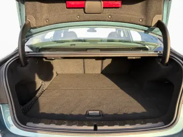 BMW 330e Aut. Sport Line LED LiCoPro Hifi PDC Navi