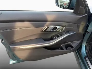 BMW 330e Aut. Sport Line LED LiCoPro Hifi PDC Navi