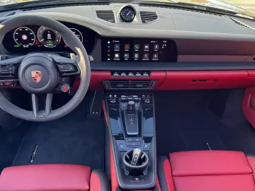 Porsche 992 911 Carrera 4 GTS T-Hybrid