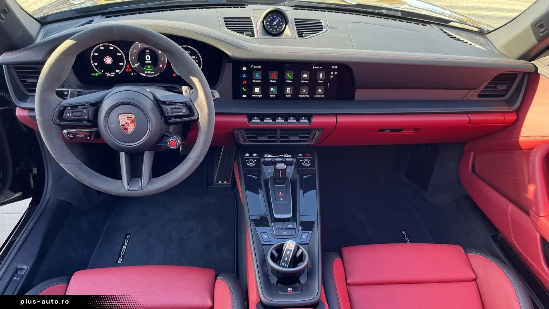 Porsche 992 911 Carrera 4 GTS T-Hybrid