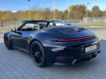 Porsche 992 911 Carrera 4 GTS T-Hybrid
