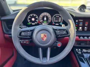 Porsche 992 911 Carrera 4 GTS T-Hybrid