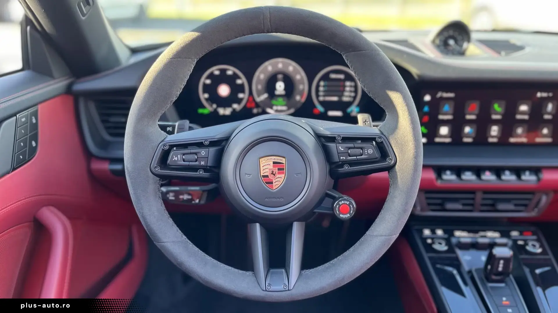 Porsche 992 911 Carrera 4 GTS T-Hybrid