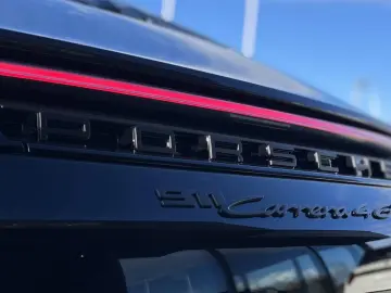 Porsche 992 911 Carrera 4 GTS T-Hybrid