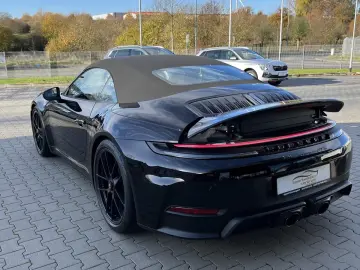 Porsche 992 911 Carrera 4 GTS T-Hybrid
