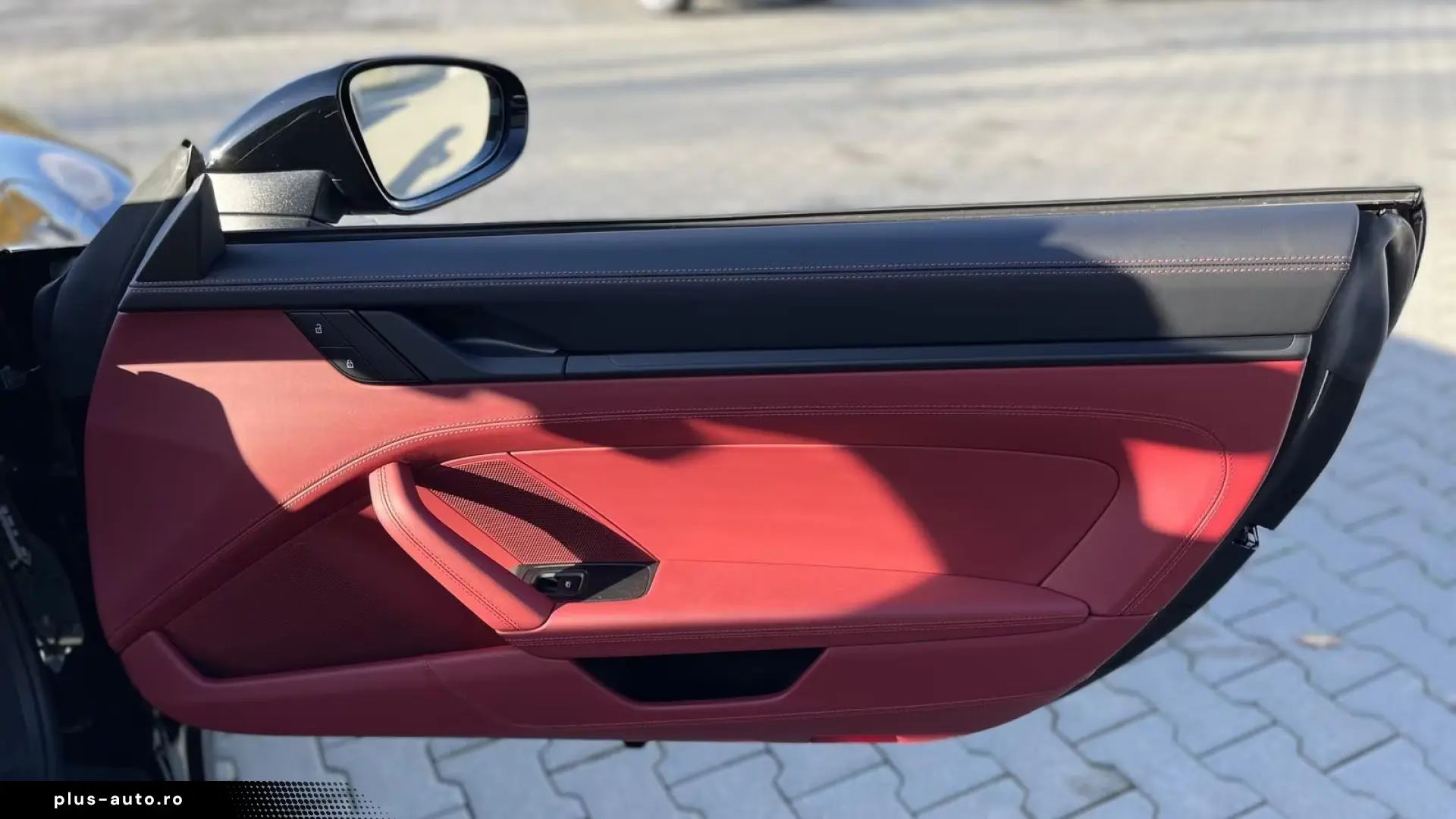 Porsche 992 911 Carrera 4 GTS T-Hybrid