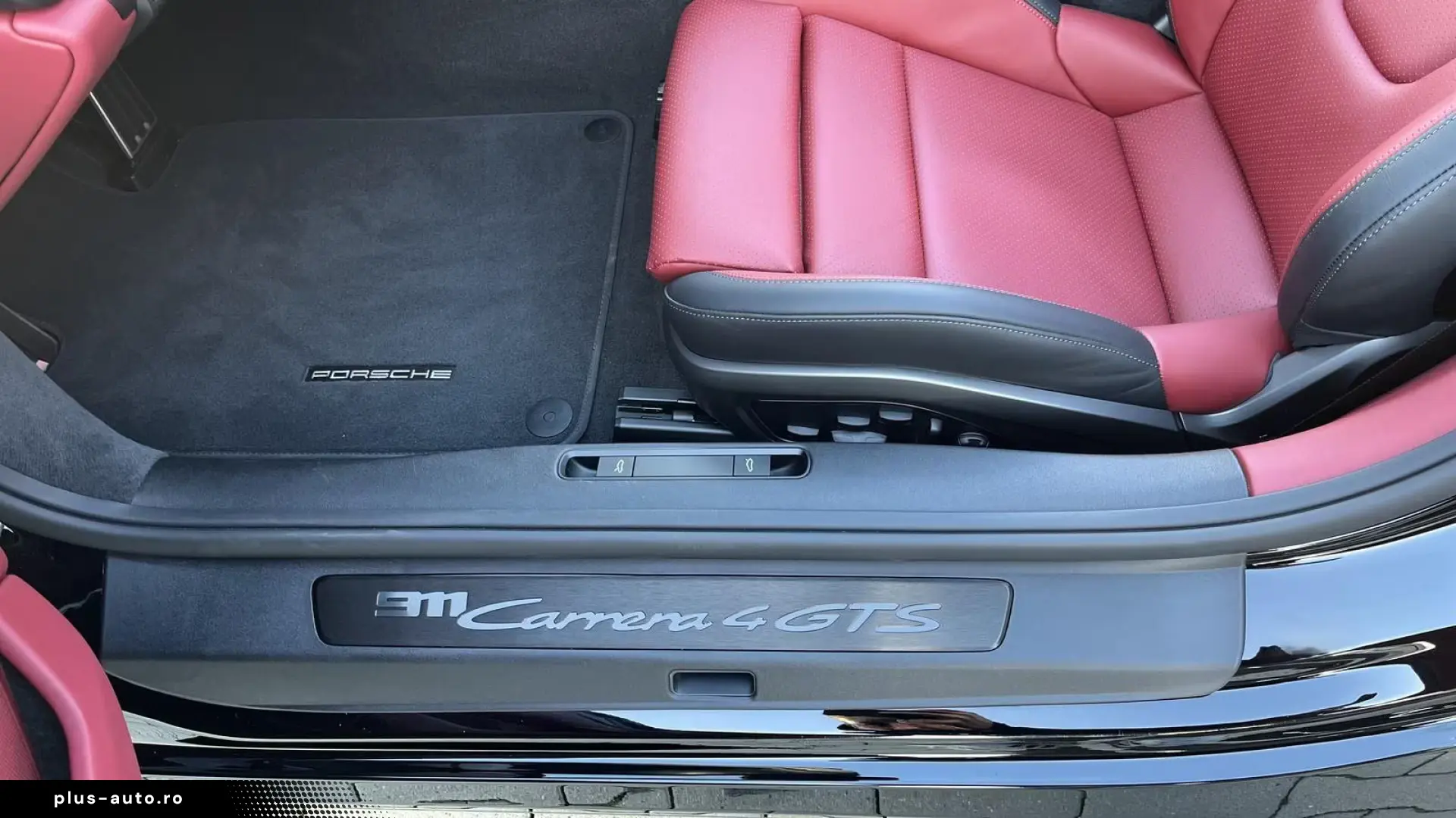 Porsche 992 911 Carrera 4 GTS T-Hybrid