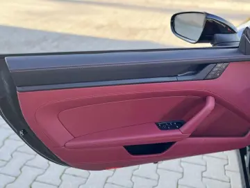 Porsche 992 911 Carrera 4 GTS T-Hybrid