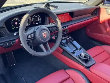 Porsche 992 911 Carrera 4 GTS T-Hybrid