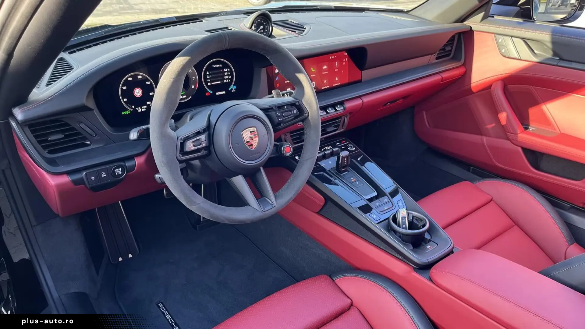 Porsche 992 911 Carrera 4 GTS T-Hybrid