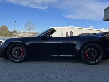 Porsche 992 911 Carrera 4 GTS T-Hybrid
