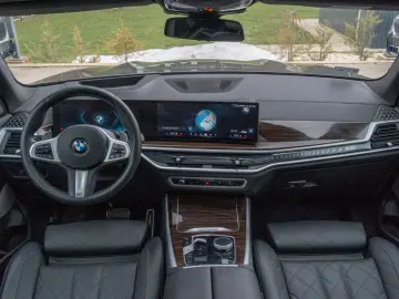 BMW X5 30d M SPORT.LUFTF.SOFTC.PANO.4ZONEN.360 .AHK