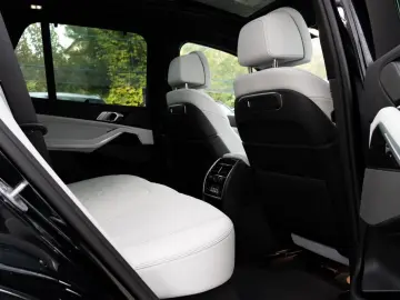 BMW X5 40d M SPORT.LUFTF.SOFT.DR.ASS.H K.AHK.3STÜCK