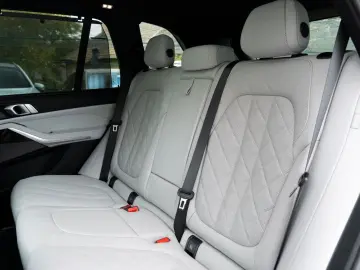 BMW X5 40d M SPORT.LUFTF.SOFT.DR.ASS.H K.AHK.3STÜCK