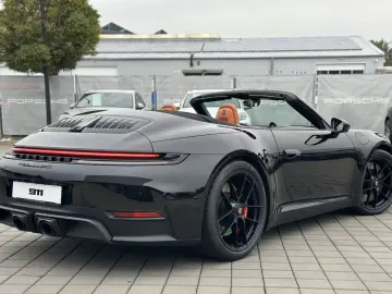 Porsche 992 (911) Carrera GTS Cabriolet