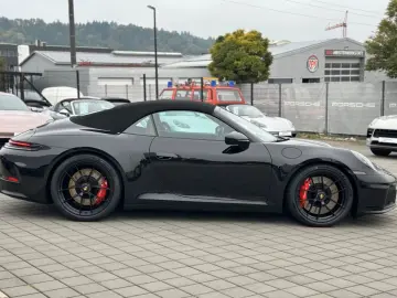 Porsche 992 (911) Carrera GTS Cabriolet