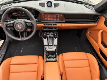 Porsche 992 (911) Carrera GTS Cabriolet