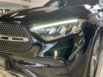 MERCEDES-BENZ GLC 300 d 4M AMG Memory AHK Kamera Distronic