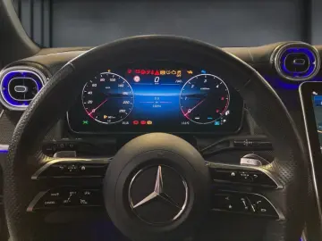 MERCEDES-BENZ GLC 300 d 4M AMG Memory AHK Kamera Distronic